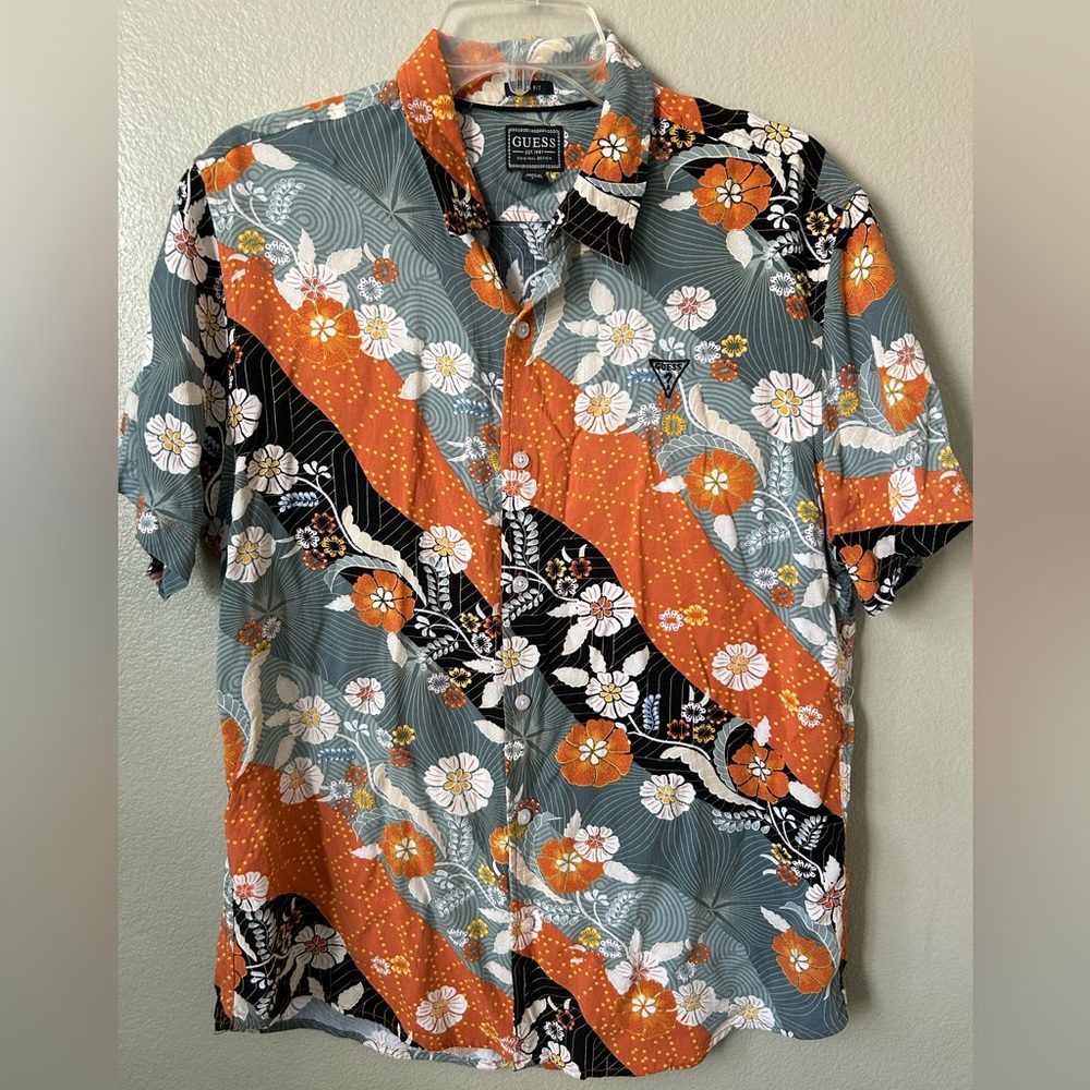 Men’s Guess Floral Short Sleeve Button Up Shirt Size Large
